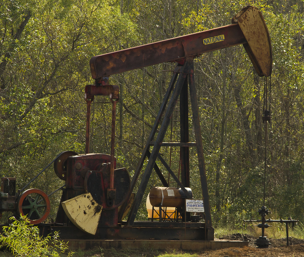 East Texas Oil Well Pump - Picture Credit: Flickr/Ray Bodden